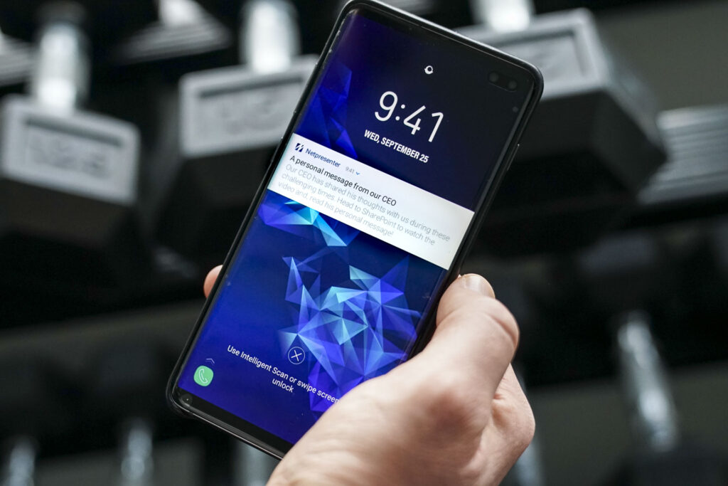 push notification smartphone employee app
